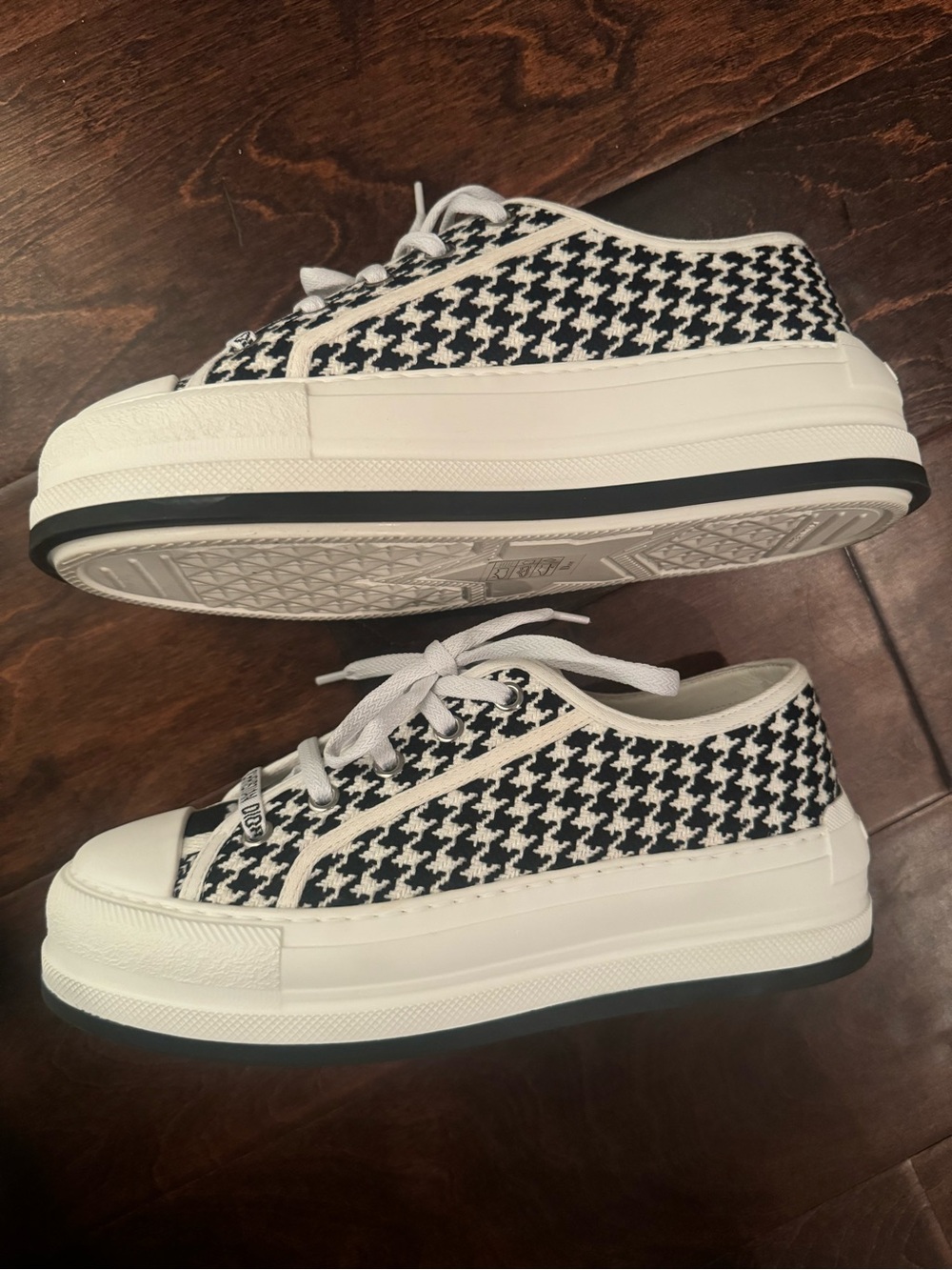 Dior Black & White Houndstooth Low-Top Canvas Sneaker- 36.5 - Picture 9 of 9